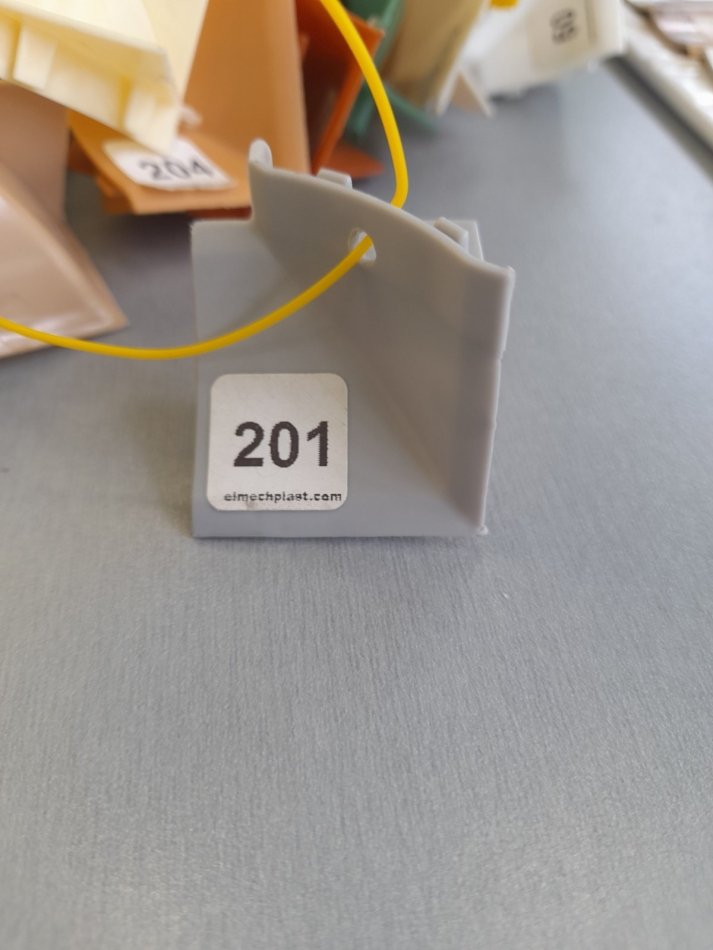 Угол на плинтус внутрений