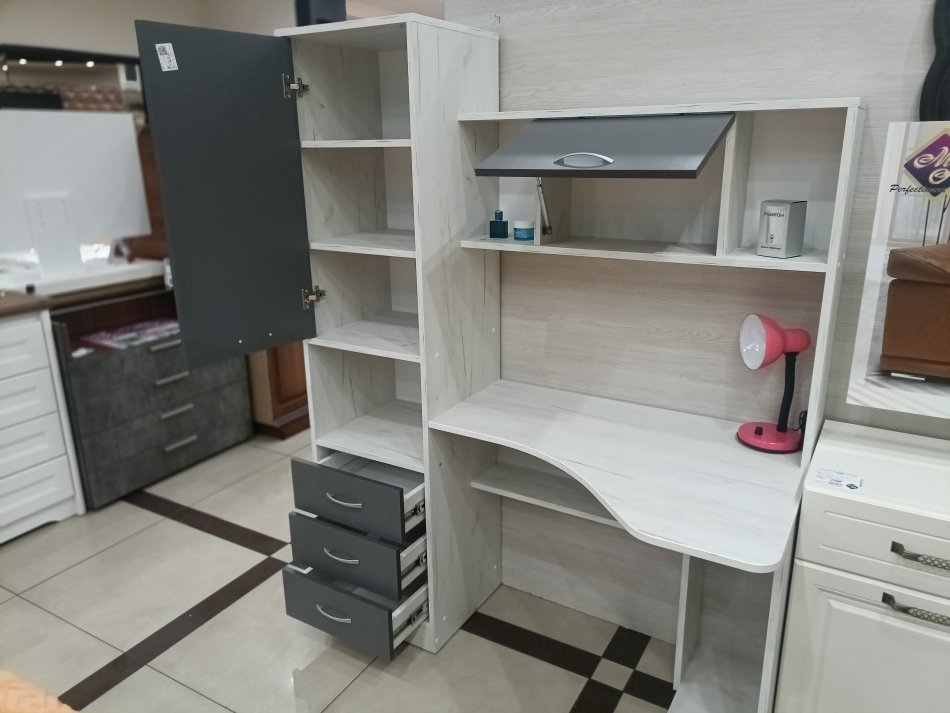 Стол письменный МЛ- 5 (1400) Стол письменный МЛ- 5 (1400)